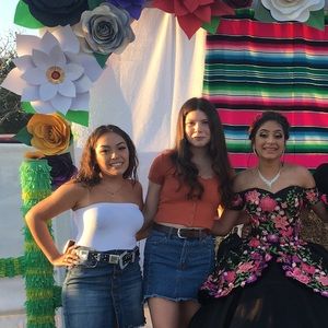 Meet your Posher, Crystal